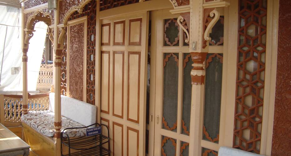 Tunda Palace Houseboat, Srinagar 4